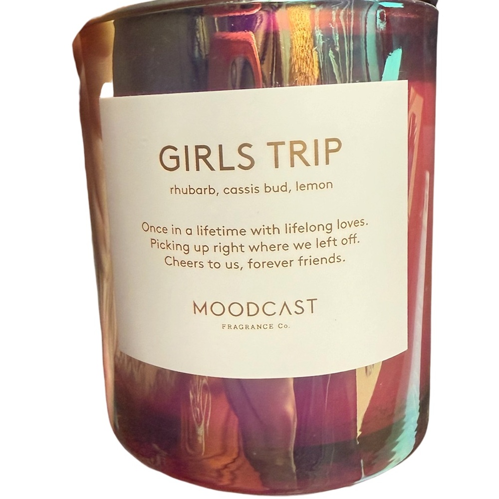 Moodcast Girls Trip Candle Iridescent Glass 8oz NEW Rhubarb Cassis Lemon - Picture 6 of 6